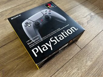 PS5 Dualsense 30th Anniversary Limited Edition