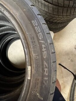 Nokian 225/45 R17 - 1