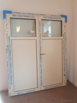 Vchodové dvere hliníkové