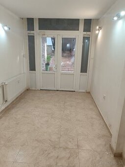 Obchodný priestor v OC Ondava - 19m2