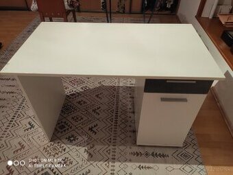 detský písací stolík