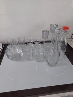 Mix skla- poháre,misky,flaše,svietniky