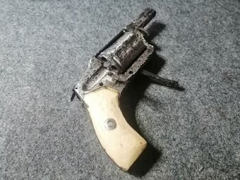 Predám Velodok revolver na náhradne diely rv 1880 od 18r.