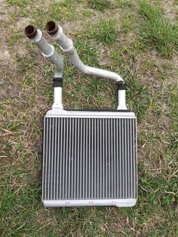 Predám radiátor kúrenia na mercedes
