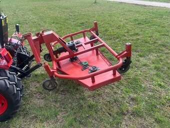 Mulčovač (kosačka) za malotraktor.