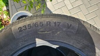 continental 235/65 R17 104V