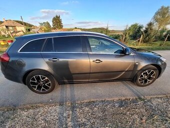 Predám Opel Insignia 2.0 CDTI r. v. 2011