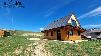 Tradičná 4i drevenica na okraji obce Čierny Balog