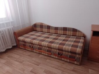 rozkladacia posteľ