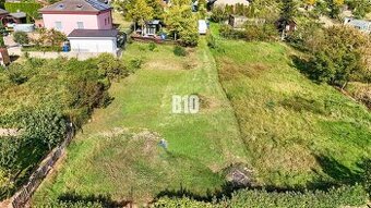 Stavebný pozemok so stavebným povolením - Janíkovce - 729 m2