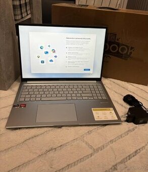 Asus VivoBook M1605YA-MB247W