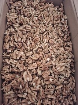 Vlašské orechy lúpané