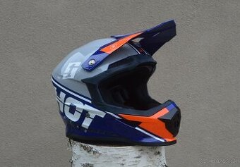 prilba helma okulare shot oranžová sivá modrá lak.