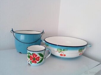 Staré, smaltované nádobí, barevné - riad smaltovaný