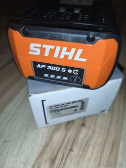 Predám batériu Stihl AP 300S