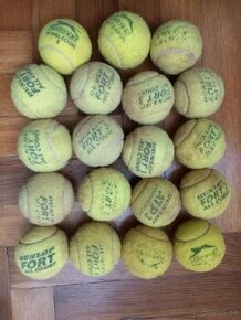 Použité tenisové loptičky