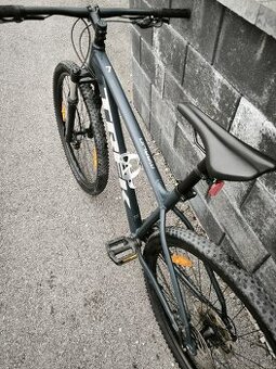 Trek Marlin 7 tmavomodrá