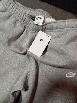 Tepláky Nike