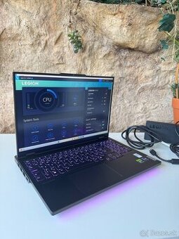 LENOVO Legion 7 Pro-RTX 4090-i9 14900HX-ZÁRUKA skoro 3 roky
