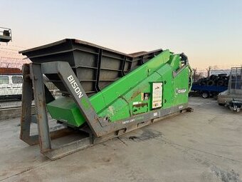 Kontajnerovy Celustovy drvic terex Bison