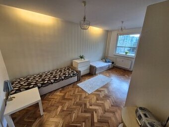 2-izbový byt s balkónom /55 m2/-Žilina( Bulvár - Hliny III )