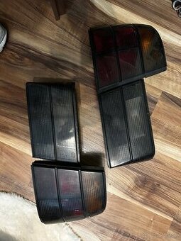 BMW E34 zadné svetlá black hella