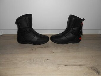 Predam nove panske kozene moto topanky znacky RST AXION MID