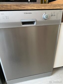 Umývačka riadu Elektrolux
