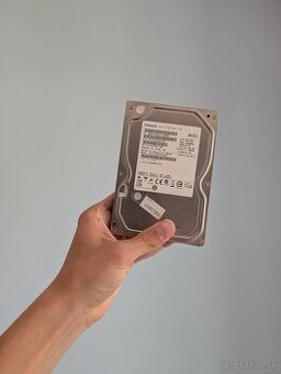 ⚠️ Hitachi HDD 500 GB – nefunkčný – na diely / opravu – 2 €