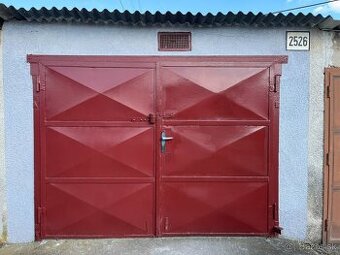 Murovaná garáž v Dunajskej Strede – Ružový háj