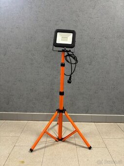 REFLEKTOR MONTÁŽNY LED SOLIGHT WM-50W-FVL STATÍV