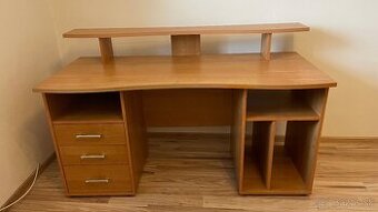 Predám stolík, posteľ a regál