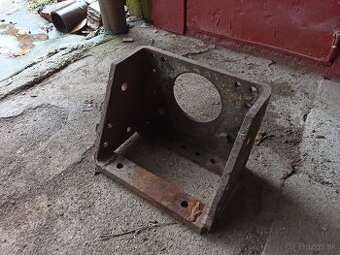 Spodná konzola na malotraktor