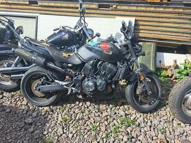 Honda hornet 900 - 1