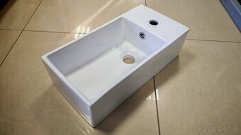 Keramické umývadlo