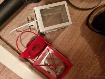 Darujem vianočné ozdoby