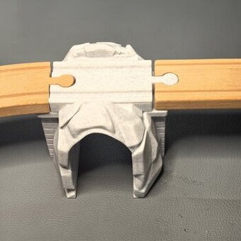 Predám tunel k dreveným koľajniciam