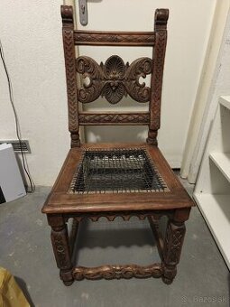 Predam starozitnu stolicku z masivu