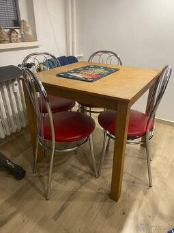 Stôl plus stolicky