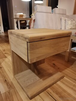 Masivne dubove nocne stoliky, 2ks