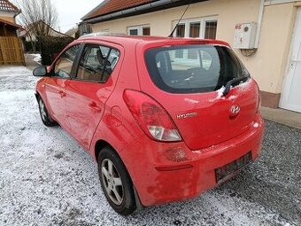 rozpredam Hyundai i20 I facelift 2013 1.25 62kw G4LA