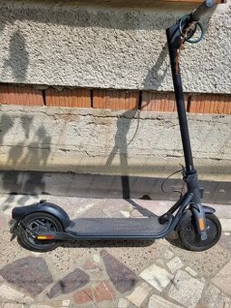 Elektrická kolobežka Ninebot