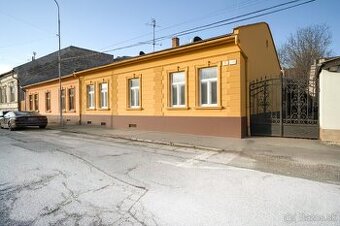 Historická budova s rozľahlým pozemkom - Kmeťova, Košice