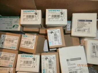 Pomocné kontakty na stykače.