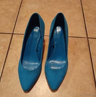 Lodicky na uzku nohu