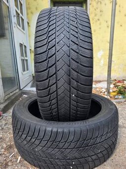 Ponúkam 2 zimné pneumatiky Bridgestone Blizzak 235/40 R20