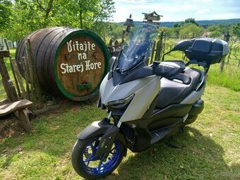 Yamaha Xmax 300