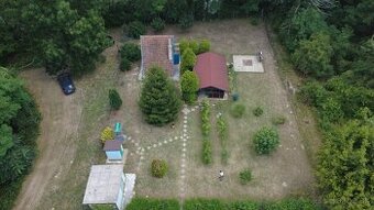 Záhrada pri Malom Dunaji s chatkou a prístupom do vody