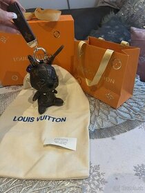 Louis Vuitton prívesok na kabelku