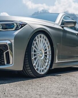 Aversus IKON 5x112 a letne pneu  Pir235/35R19 Pirelli P Zero